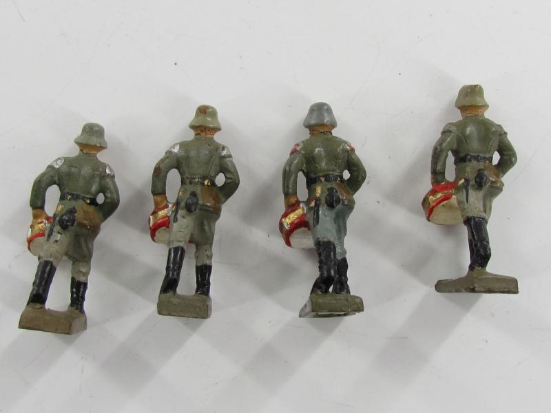 17 x Lineol Wehrmacht 4 cm Marching musicians....Rare