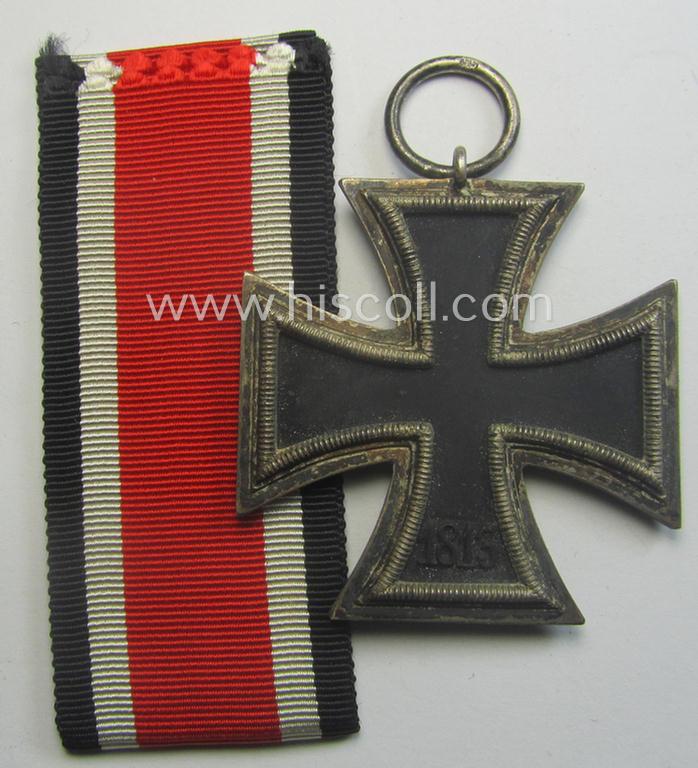 'Eisernes Kreuz II. Klasse' being a maker- (ie. '55'-) marked example by the maker (ie. 'Hersteller'): 'J.E. Hammer & Söhne'