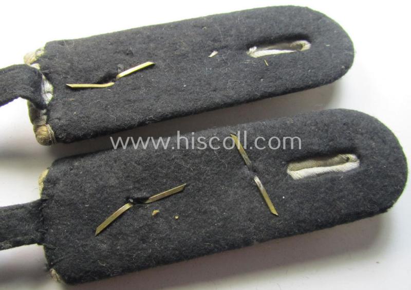 Pair of WH (Heeres) officers'-type shoulderboards: 'Hauptmann der Pionier-Truppen'