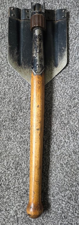Wehrmacht first model Folding Shovel - extra pictures