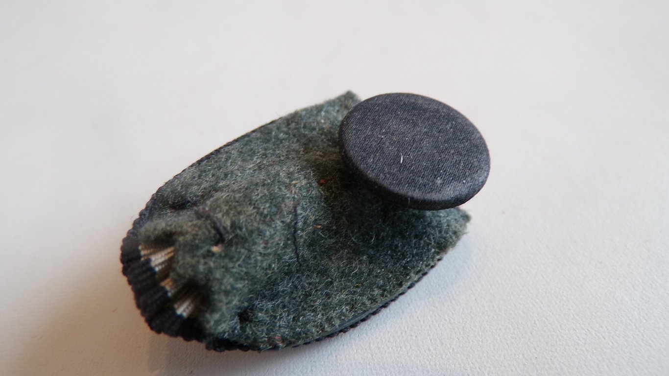 luxury version button hole Iron Cross WW1