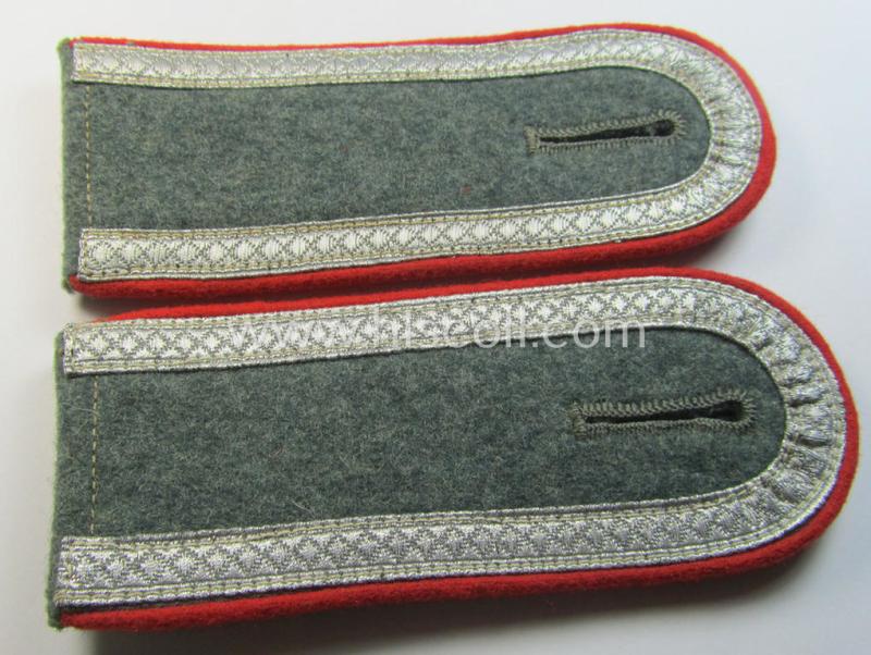 Attractive - and fully matching! - pair of WH (Heeres) early- (ie. mid-) war-period- (ie. 'M40'- ie. 'M43'-pattern), 'standard-issued' NCO-type shoulderstraps as was intended for an: 'Unterwachtmeister eines (Sturm)Art.-Abts. o. Rgts.'