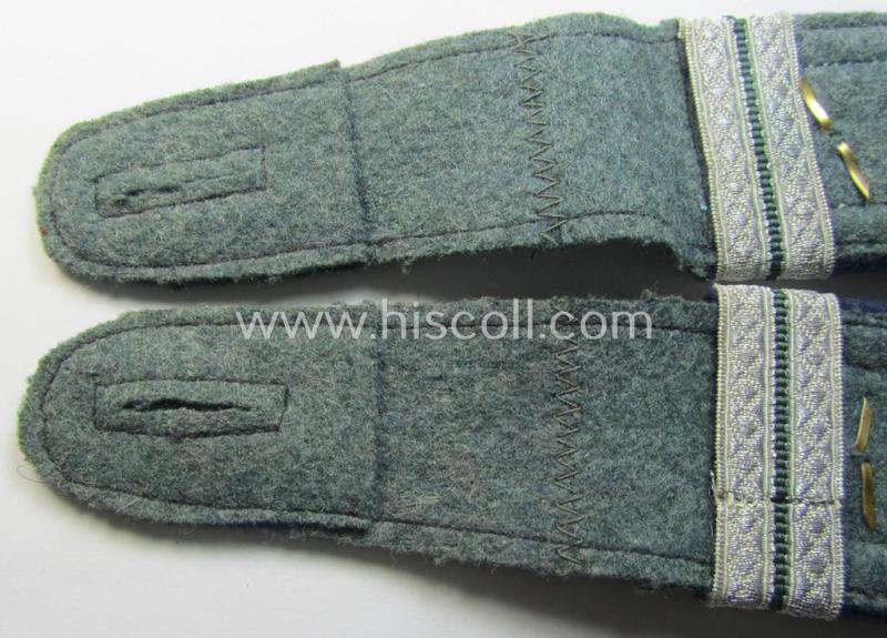 Neat - and fully matching! - WH (Heeres) pre- (ie. early-) war-period- (ie. 'M36/M40'-pattern) 'cyphered', NCO-type shoulderstraps as intended for usage by a: 'Feldwebel u. Offz.-Anwärter eines Sanitäts-Abtlgs. o. Rgts.'