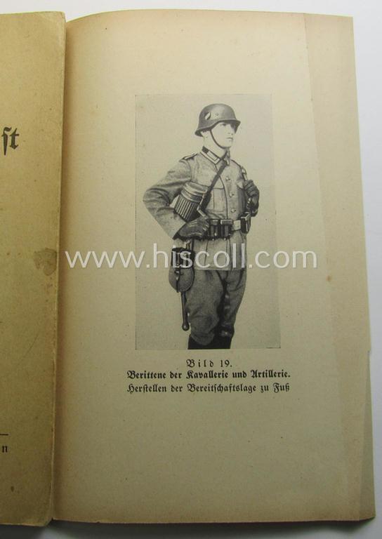 Period - and actually never before seen! - WH instruction-booklet (ie. 'Dienstvorschrift') entitled: 'Gasabwehrdienst aller Waffen - Heft 2 - die Gasmaske 30', dated: '11-4-1939'