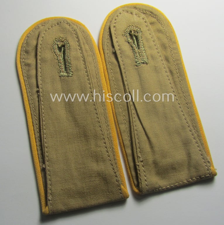 Pair of EM-type, WH (Luftwaffe) 'tropical-issue' shoulderstraps as was intended for usage by a: 'Soldat der Flieger- o. Fallschirmjäger-Trpn.'