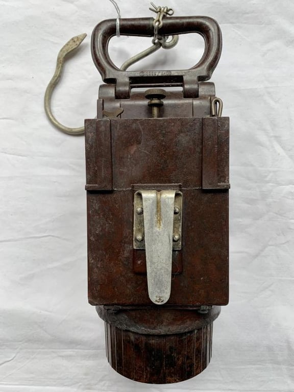 WH (Heer) Bakelite Carbid Lantern