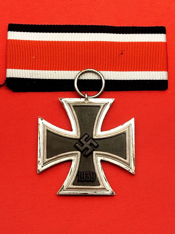RARE AUTHENTIC WWII IRON CROSS 2RD CLASS RING STAMPED 4, STEINHAUER & LUCK OF LUDENSCHHELD GERMANY.