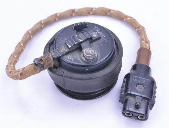 British WW2 RAF E-type Microphone Oxygen Mask