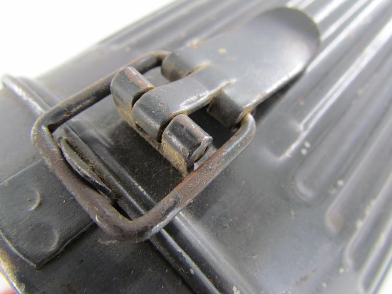 German Civilian Gasmask ( Volksgasmaske ) in Canister