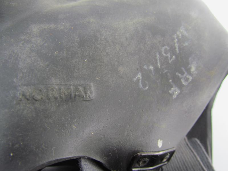 British WWII Civil Defence(Police/Fire service,Wardens) Gasmask & Carrying bag
