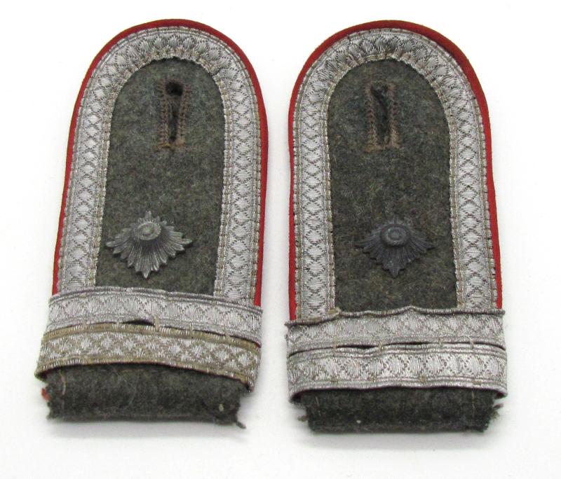 Wehrmacht (Heer) M40 Feldwebel Artillery.(Offiziersanwärter) shoulder boards
