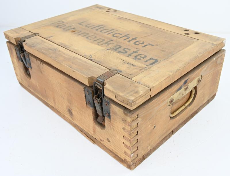 German WH 'Luftdichten Patronenkasten' Ammunition box