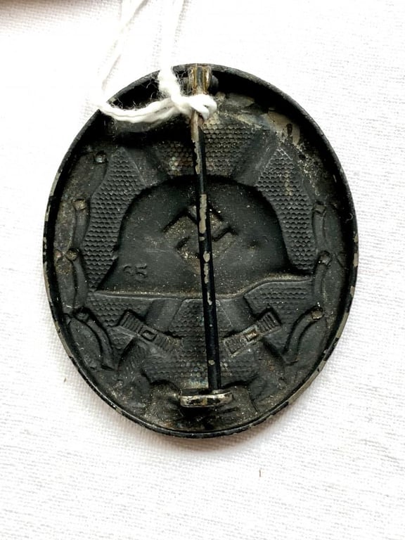 Wound Badge in Black '65'