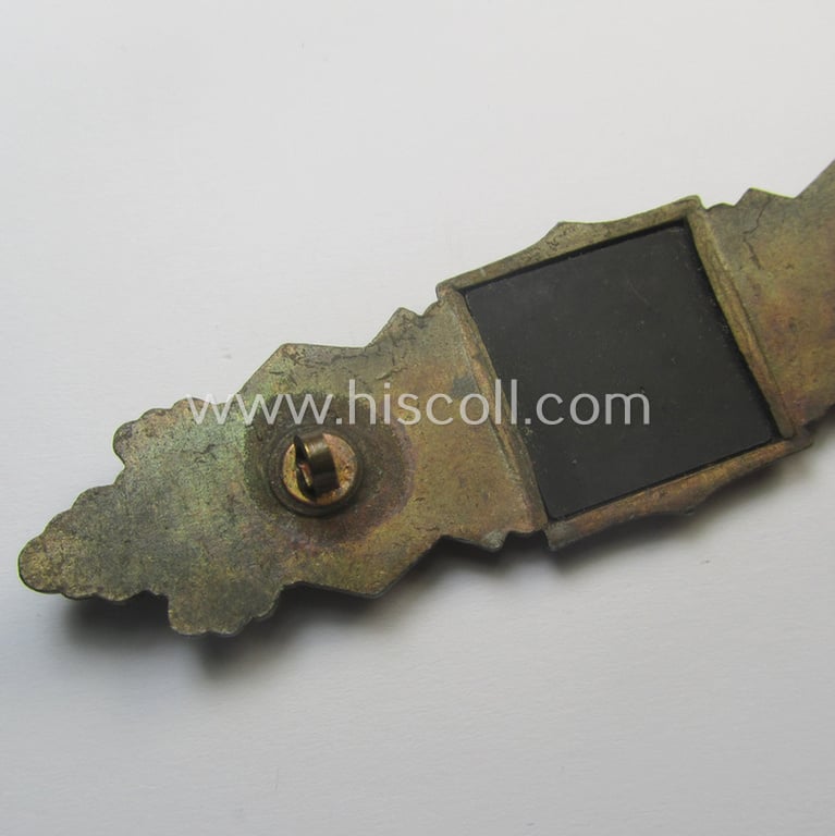 'Nahkampfspange in Bronze' (or: bronze-class close-combat clasp ie. CCC) being a maker- (ie. 'F.&B.-L.'-) marked- and/or minimally converse-shaped specimen as was produced by the maker- (ie. 'Hersteller') 'Funcke u. Brüninghaus'