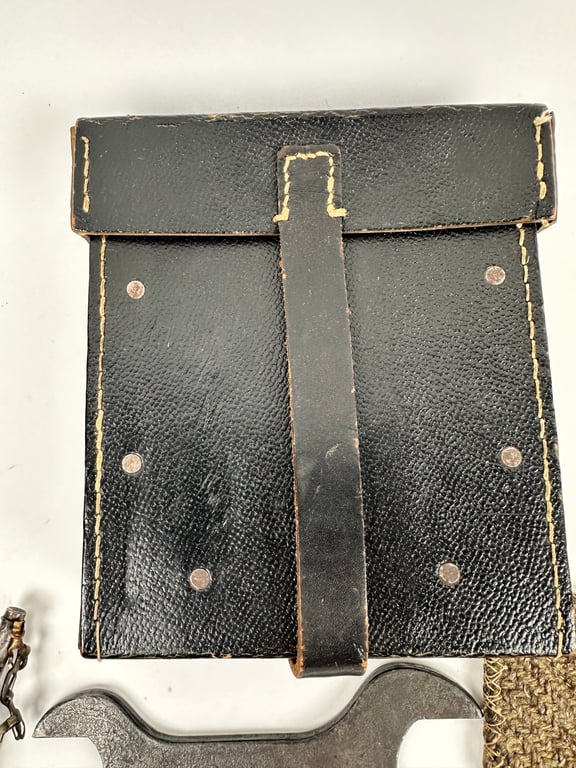 Original German WWII MG 34 Preßstoff & Leather Gunners Kit Tool Pouch