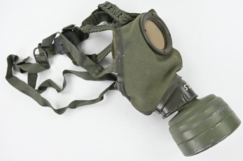 German WH M31 Gasmask & Cannister