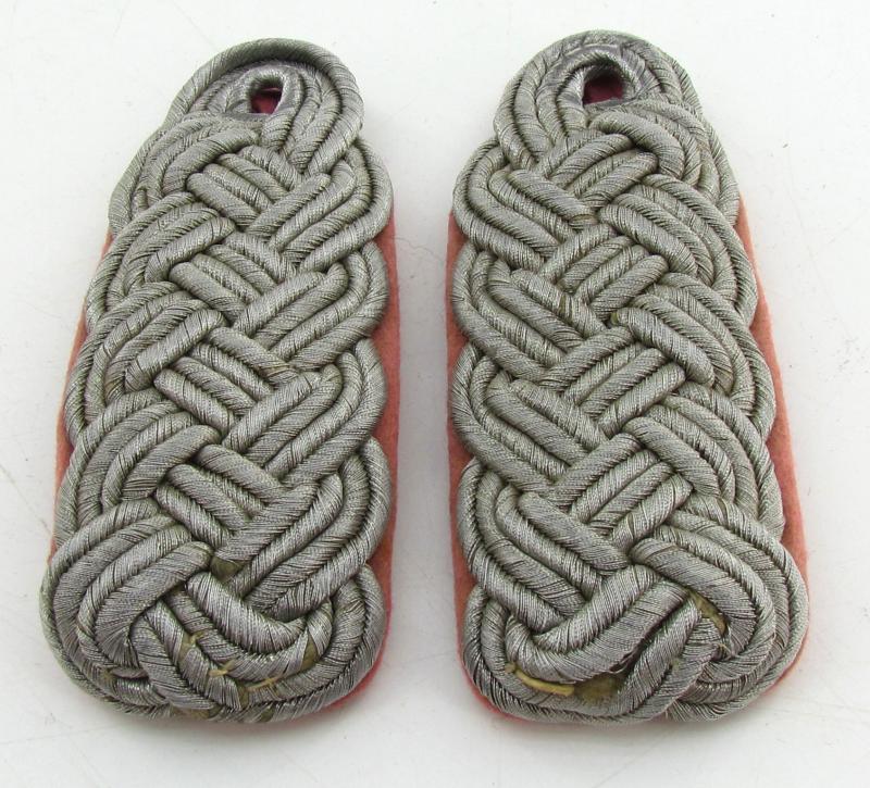 Wehrmacht (Heer) Panzer Officer's Shoulder-Boards