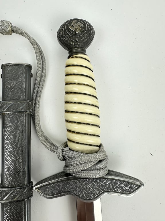 WW2 German 2nd Model Luftwaffe Dagger with portepee