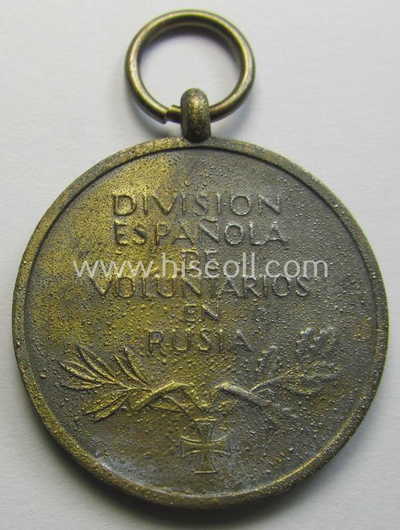 'Errinnerungsmedaille für die Spanischen Freiwilligen im Kampf gegen den Bolschevismus' being a (typical) non-maker-marked example by: 'Deschler & Sohn' in its 'Zellstoff'-based pouch