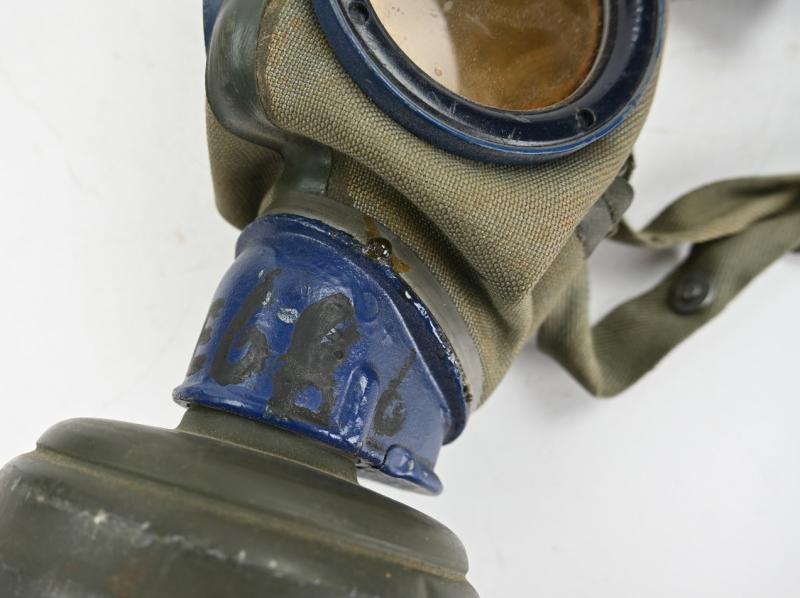 German WH Gasmask & Cannister with Winter Camouflage