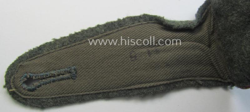 Single, WH (Heeres) 'M40 o. M43'-pattern, EM-type shoulderstrap: 'Soldat eines Pz- o. Panzerjäger-Abtlgs. o. Rgts.'