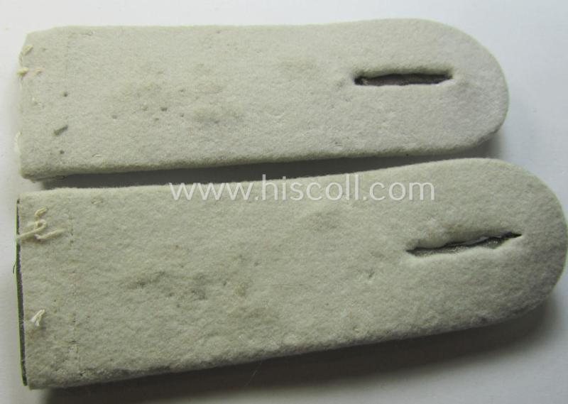 Attractive - very desirable and fully matching! - pair of neatly 'cyphered', WH (Heeres) officers'-type shoulderboards as was intended for - and clearly worn by! - a: 'Hauptmann des Maschinengewehr-Abteilungs 7'