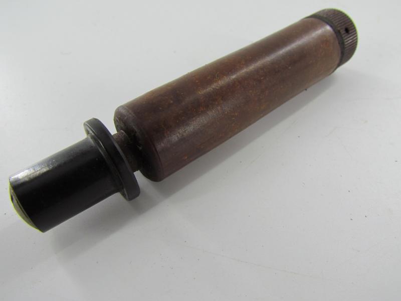 RG34 cleaning kit with contents marked cnx