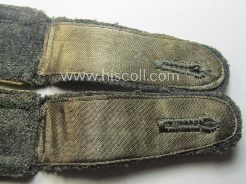 Pair of WH (Heeres), early- (ie. mid-) war-period- (ie. 'M40- o. M43'-) pattern NCO-type shoulderstraps as piped in the white-coloured branchcolour as was intended for an: 'Uffz. eines Infanterie-Rgts.'