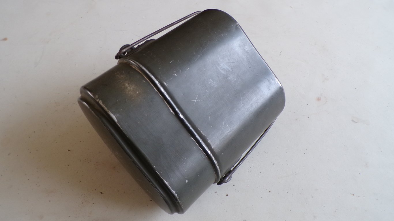 1934 Matching Mess Kit
