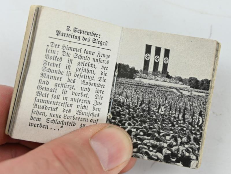 German WHW Pocket Booklet 'Der Fuhrer, macht Geschichte'