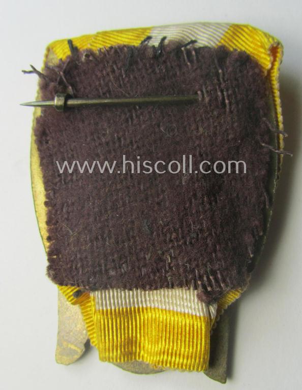 'Einzelspange' showing a: 'Schlesisches Bewährungsabzeichen der II. Kl.' (or: 'Schlesischer Adler 2. Stufe') being a just moderately used example that comes mounted onto its full-length ribbon (ie. 'Bandabschnitt') as found