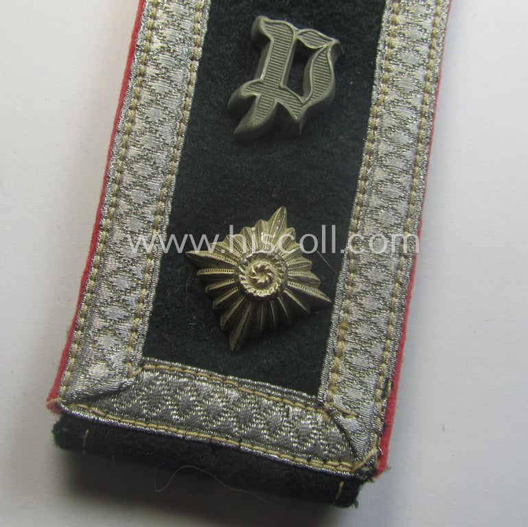 Single, WH (Heeres) 'M40 o. M43'-pattern, neatly 'cyphered', NCO-type shoulderstrap: 'Feldwebel eines Pz- o. Panzerjäger-Abtlgs. o. Rgts.'