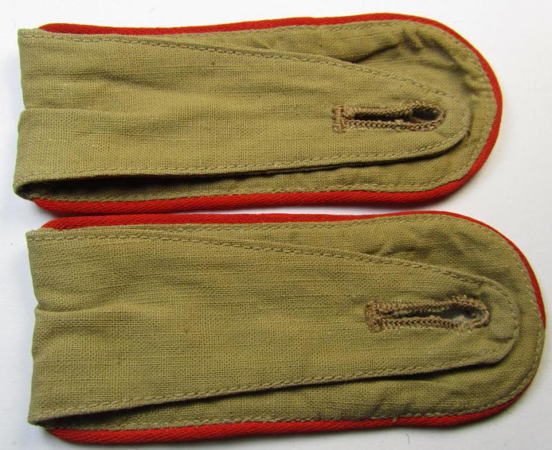 Superb - and/or fully matching! - pair of WH (Luftwaffe) 'tropical-styled', enlisted-mens'-type shoulderstraps (as was specifically intended for usage on the tropical-shirts ie. tunics) as was intended for a: 'Soldat der Flak-Artillerie-Truppen'