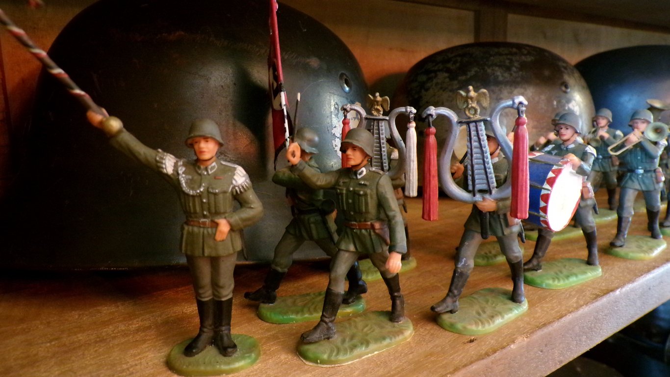 Exceptional 27-Piece Elastolin WWII Whermacht Band