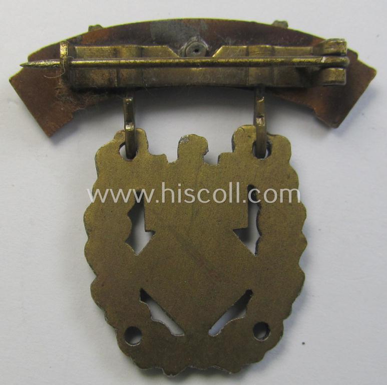 Attractive, golden-bronze-toned and partly enamelled so-called: 'Kleine Auszeichnung für Schiessleistungen in Gold des Deutscher Schützenverbandes o. 'DSV' (being a nicely preserved example 'ohne Jahresspange')