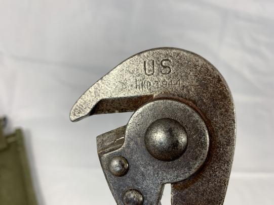 U.S. M1938 Wire Cutters in Carrying Pouch