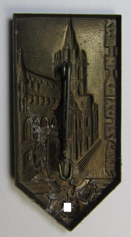 Commemorative, tin-based- and/or: bright golden-toned N.S.D.A.P.-related 'tinnie' showing an illustration of the 'Köelnner Dom' and eagle-/swastika-device flanked by the text: 'Kreistag Köln 1937'
