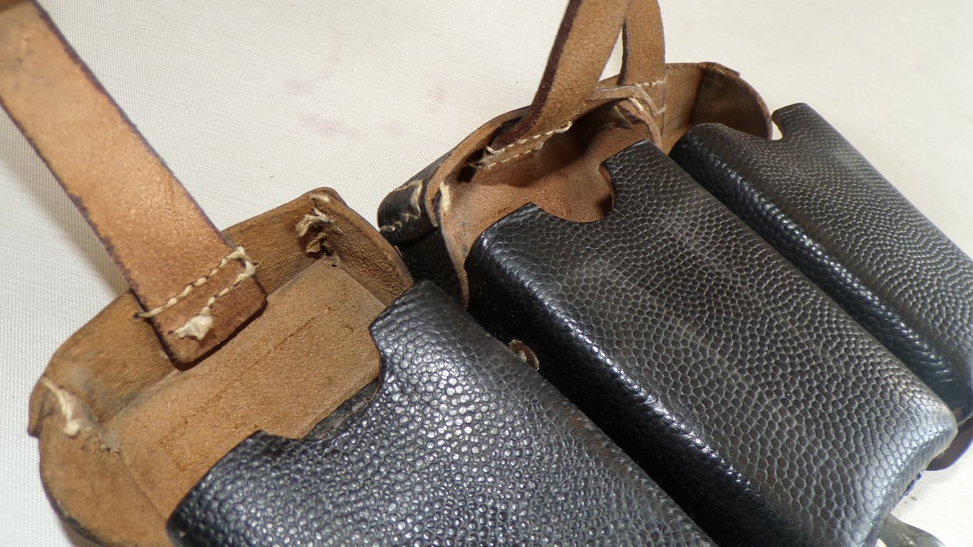 Near Mint German K98 Ammunition Pouch