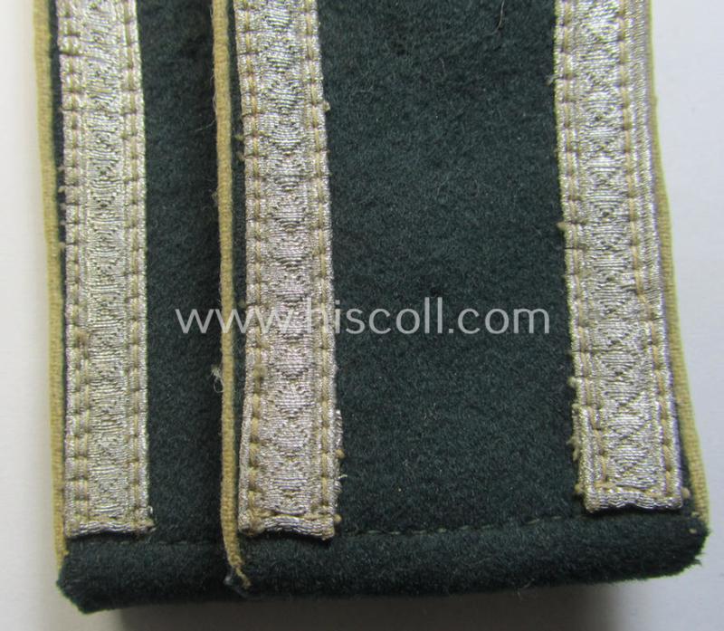 Attractive - and fully matching! - pair of WH (Heeres) NCO-type (ie. 'M36-/M40'-pattern) shoulderstraps as piped in the white- (ie. 'weisser'-) coloured branchcolour as was intended for usage by an: 'Unteroffizer eines Infanterie-Regiments'