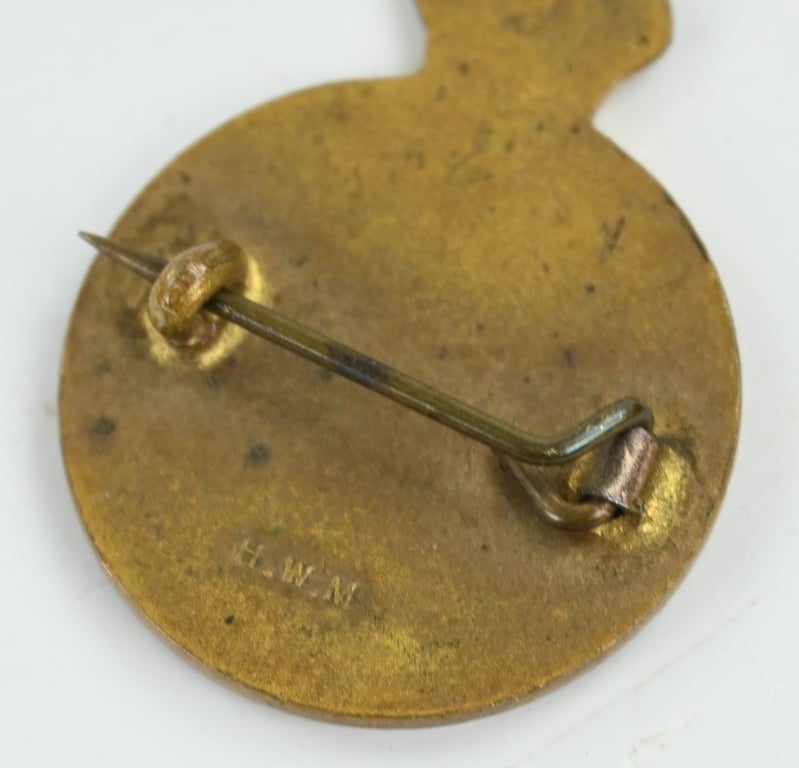 British WW2 Women's Land Army Badge