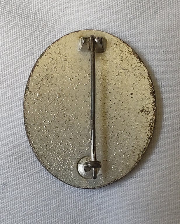 'Verwundeten-Abzeichen in Silber' maker marked version- 100