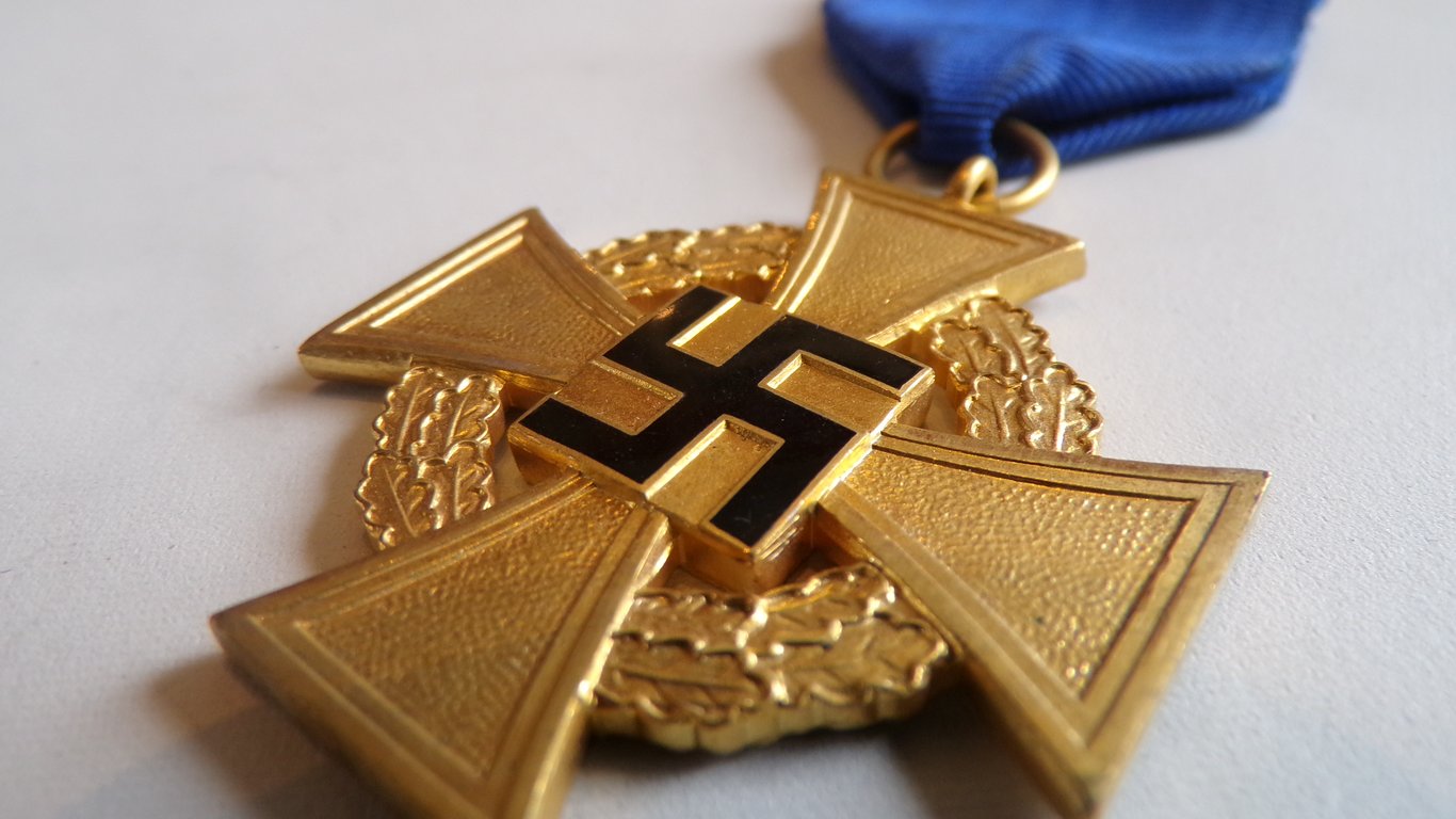 40-Year Faithful Service Award in Box