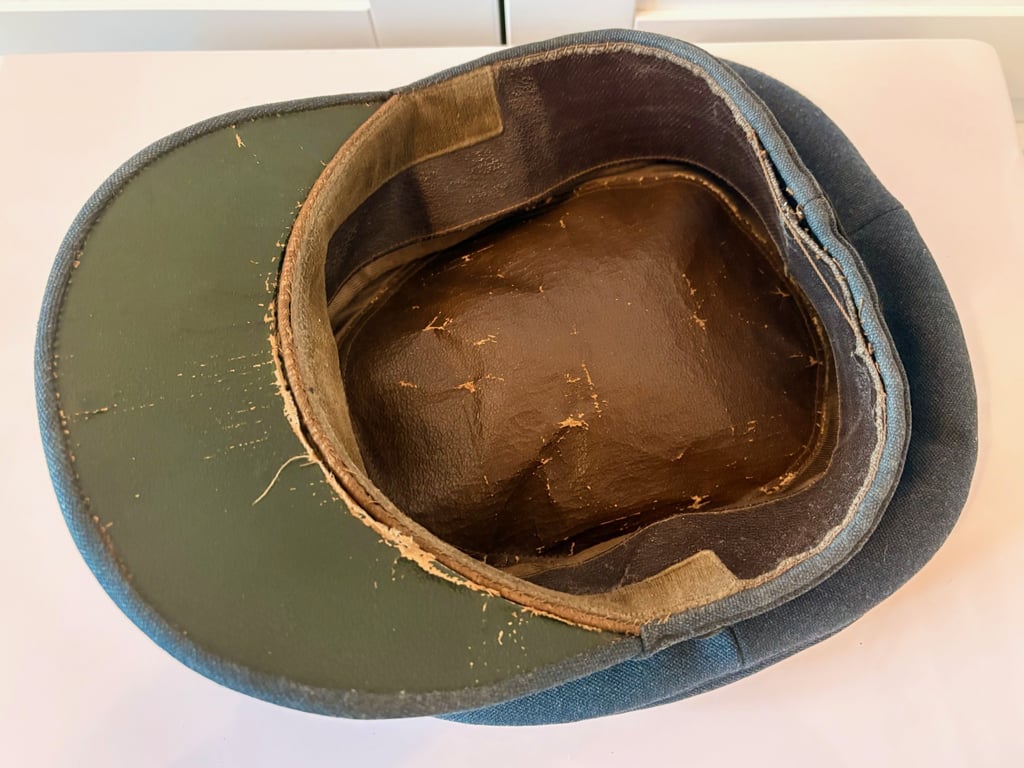 AUTHENTIC ORIGANAL WWII BRITISH RAF WARTIME PILOT OFFICERS PEAKED CAP