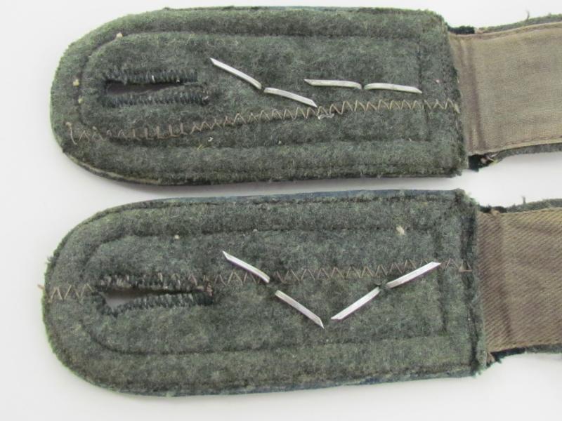 Wehrmacht ( Heer )Medical M36 shoulder boards Oberfeldwebel