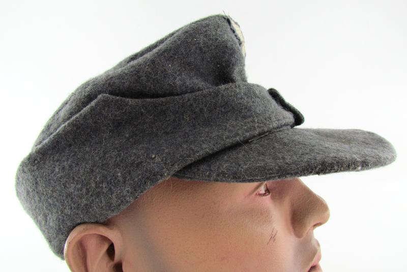 Luftwaffe M43 field cap ‘Einheitsfeldmütze’ with RBNr. 1944