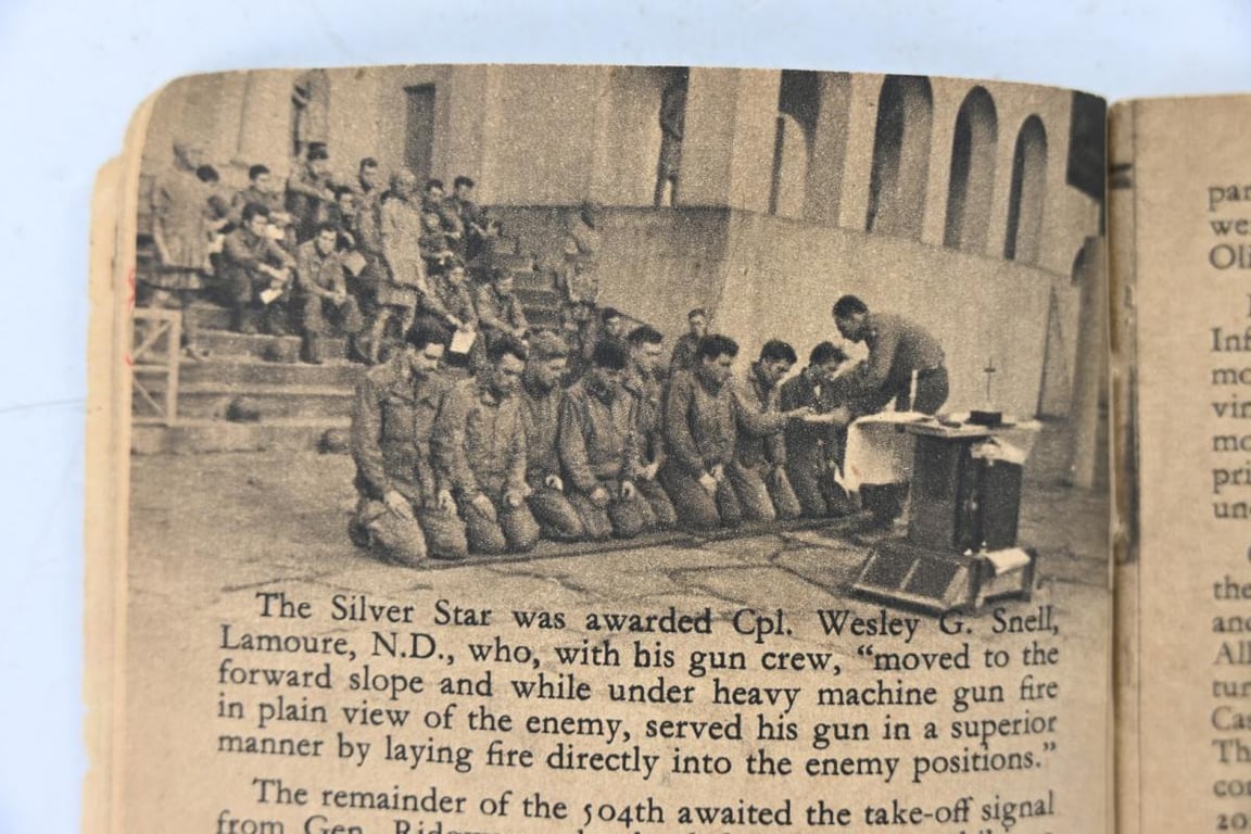 US WW2 82nd Airborne Division Booklet