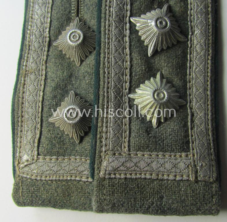 Pair of WH (Heeres) NCO-type (ie. 'M40- o. M43'-pattern) shoulderstraps: 'Oberfeldwebel eines Gebirgsjäger- o. Jäger-Rgts.'