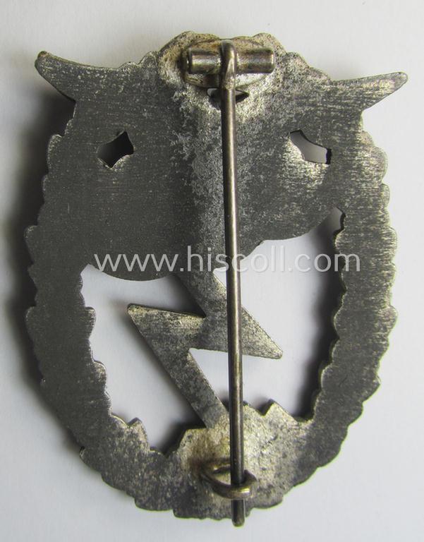 Mid- (ie. later-war-) period, zinc- (ie. 'Feinzink'-) based version of a WH (Luftwaffe) 'Erdkampfabzeichen' having a separate eagle-device attached and being a non-maker-marked example as was produced by the 'Gustav Brehmer'-company
