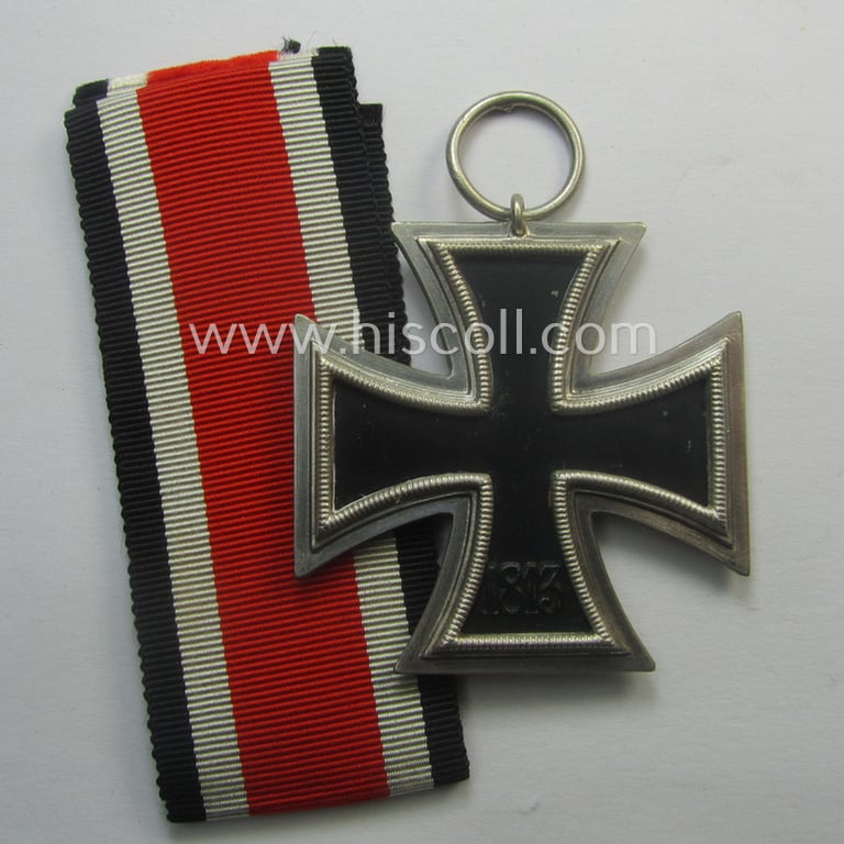 Scarcely seen, 'Eisernes Kreuz II. Klasse' being a clearly maker- (ie. '75'-) marked example by: 'Ernst L. Müller'