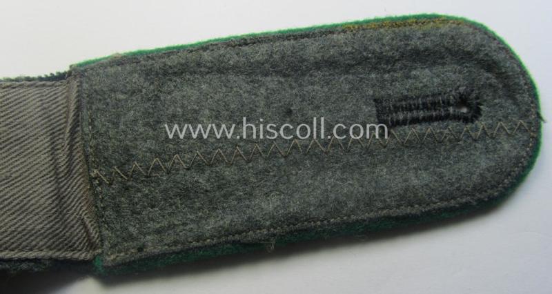 Single, WH (Heeres) EM-type (ie. 'M36- o. M40'-pattern- and 'rounded-styled-') neatly 'cyphered' shoulderstrap as was intended for usage by a: 'Soldat des Gebirgsjäger-Rgts. 139' (part of the: '3. Gebirgs-Div.')